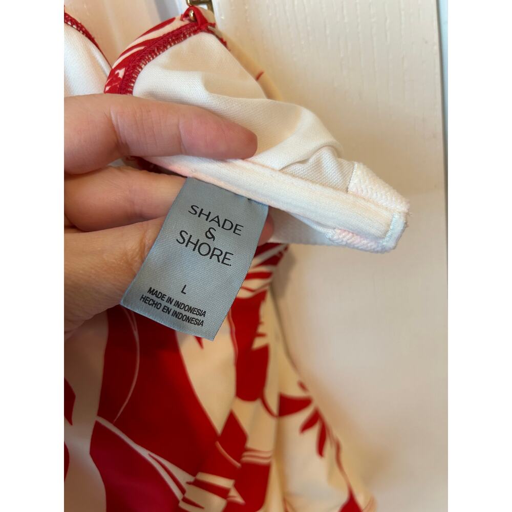 Shade & Shore Large red and white one-piece - Picture 4 of 7